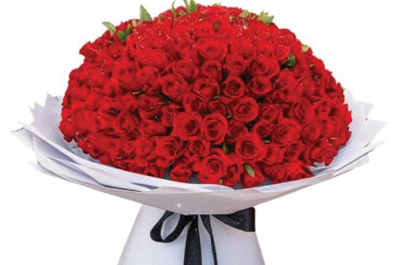 Red Rose Round Bouquet 75 Pieces