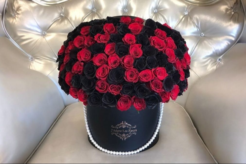 Black and Red Flower Box - 150 Pieces