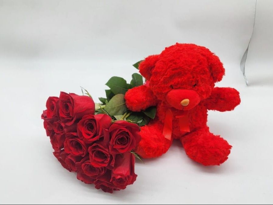Bouquet of 15 Red Roses Teddy Bear
