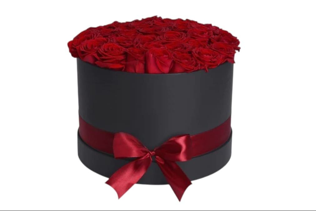 Box of Red Roses in Black Round Box