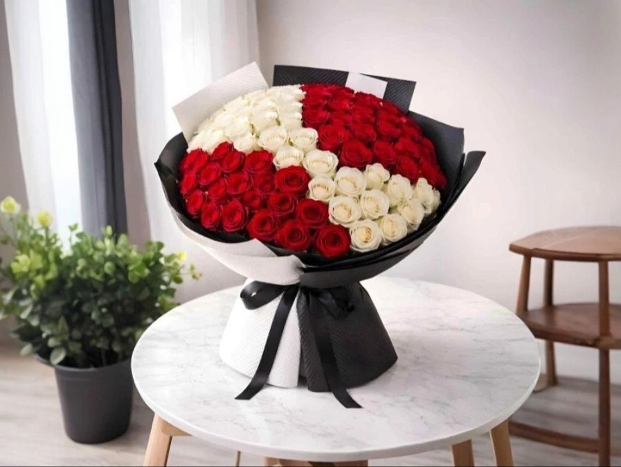 100 Luxury Red & White Rose Bouquet