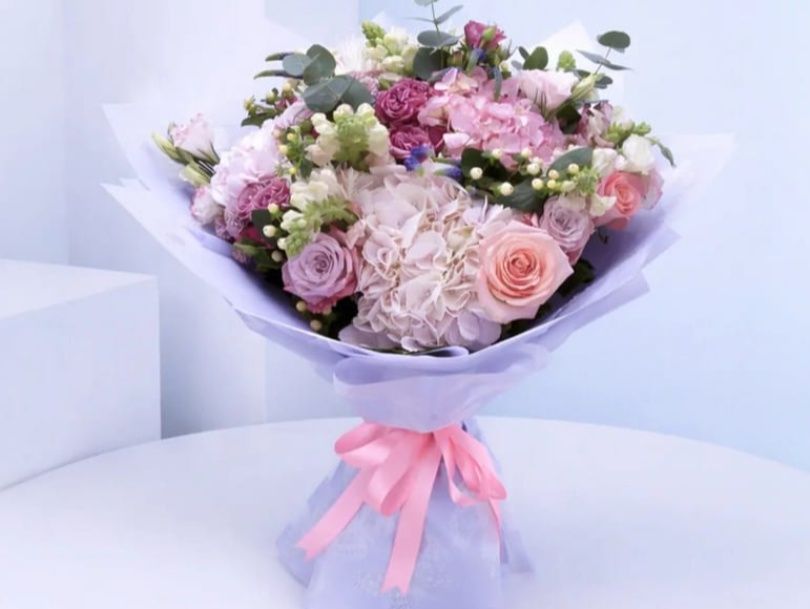 Dip Combination with Flower Arrangement