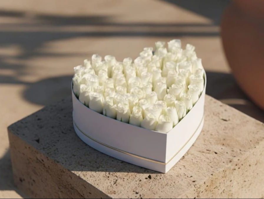 51 White Heart Box