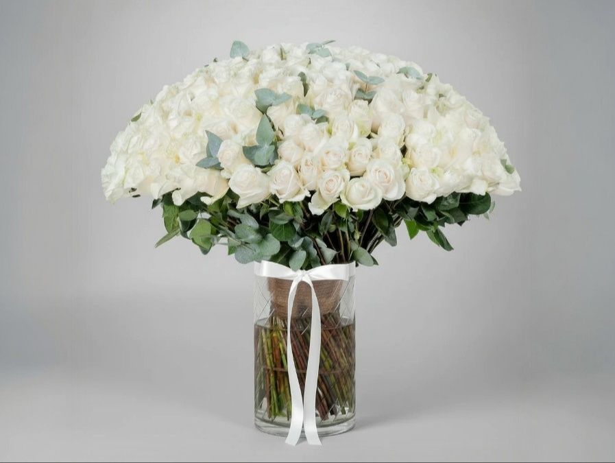 Blush White Roses Vase