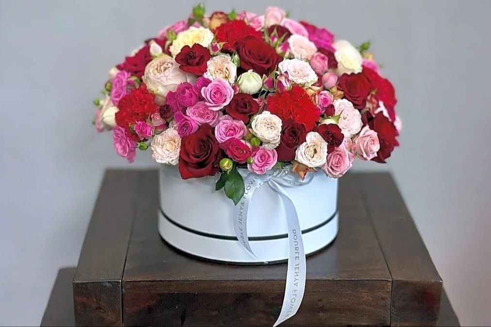 First Impression Mixed Roses