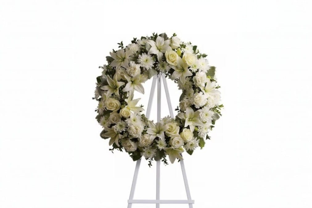 Classic Sympathy Wreath – Premium Funeral Flower Tribute