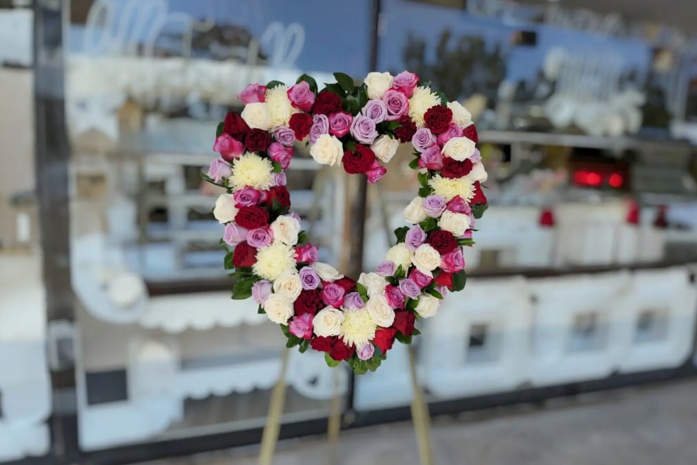 Everlasting Heart Wreath – Luxury Floral Tribute of Love & Remembrance