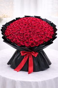 Grand Red Rose Bouquet – 250 Roses Luxury Surprise