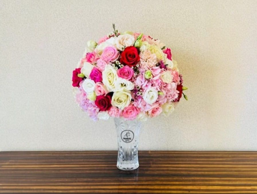 Lover's Bloom Vase Arrangement