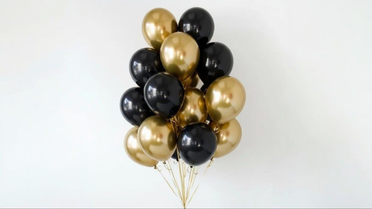 14 golden and black balloons seat