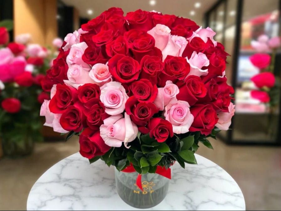 Classic Red and Pink Rose Arrangement
